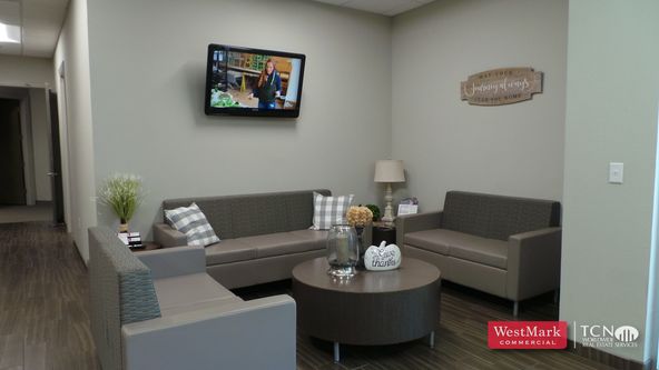 South Lubbock Office : 9826 Slide Rd, Lubbock, TX 79424